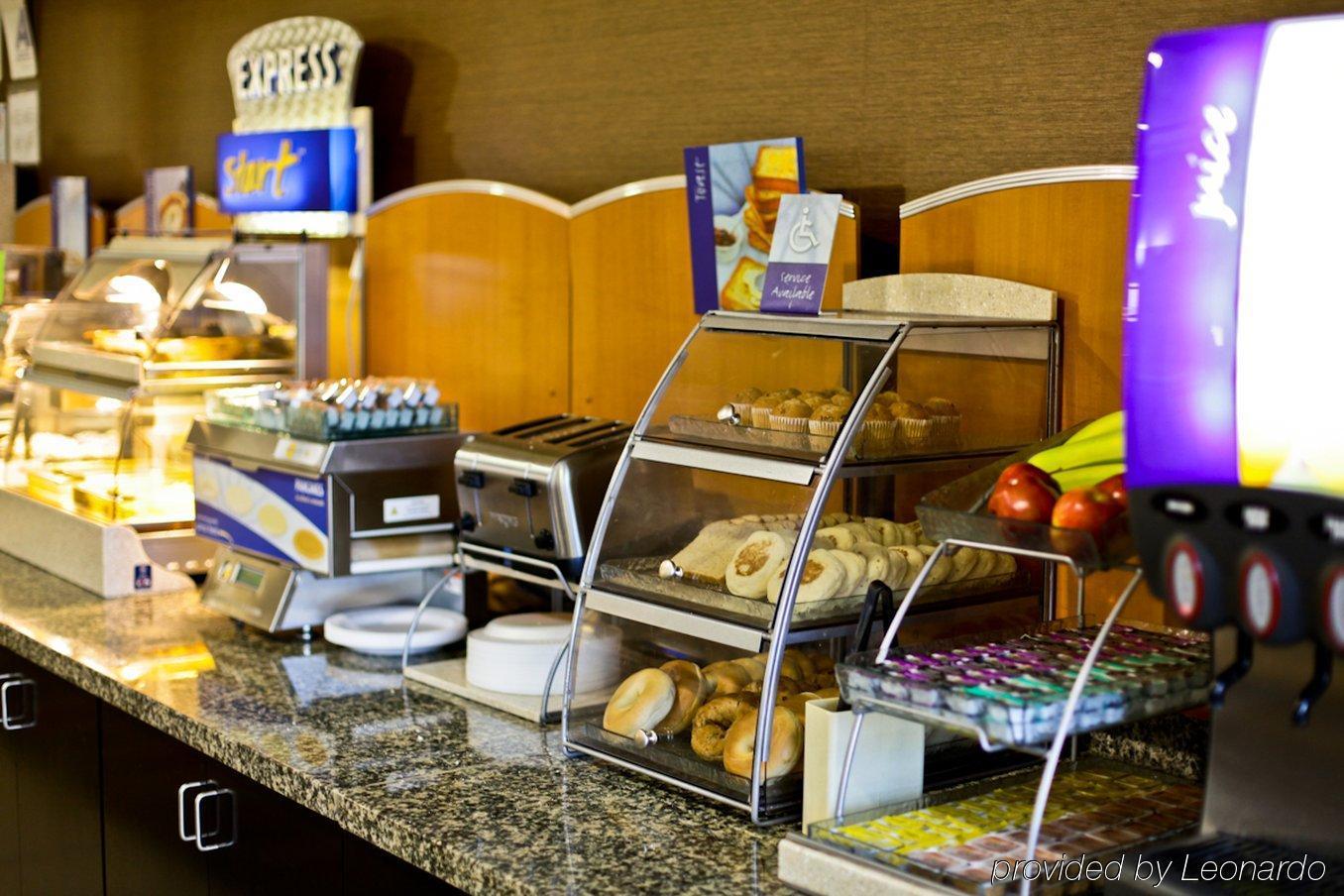 Hampton Inn & Suites Cathedral City Ristorante foto